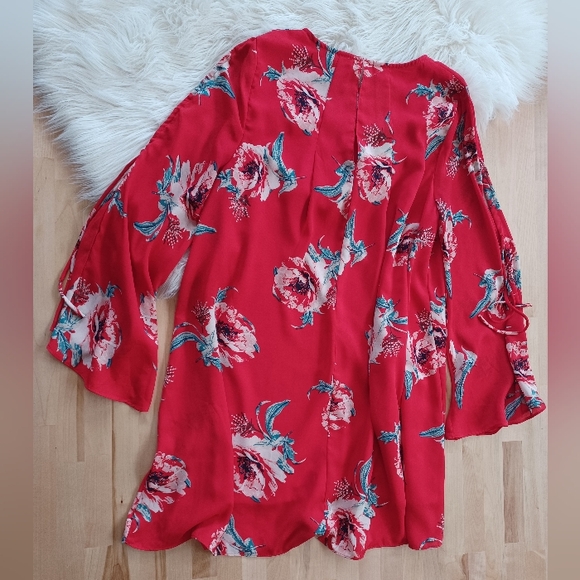 {Umgee} Red Floral Split Sleeve Tunic Dress - Picture 5 of 5